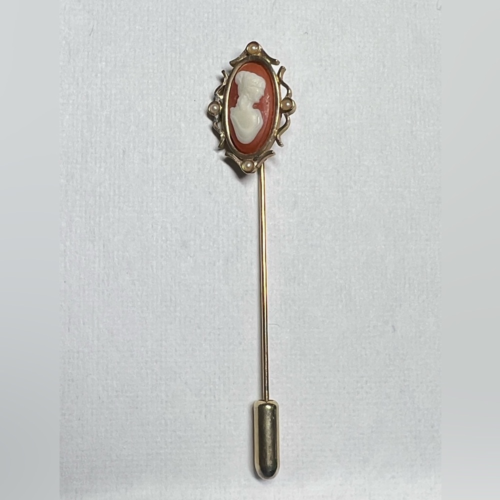 Vintage Avon Cameo pin
